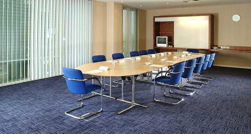 Ramada Encore Milton Keynes Zewnętrze zdjęcie